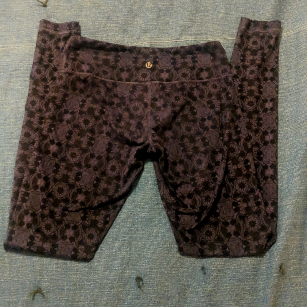 Lululemon patterned leggings size 6